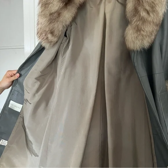Just Sold: Vintage 1960s Gray Blue Leather Coat with Fox Fur Trim Lane Bryant - Picture 8 of 15